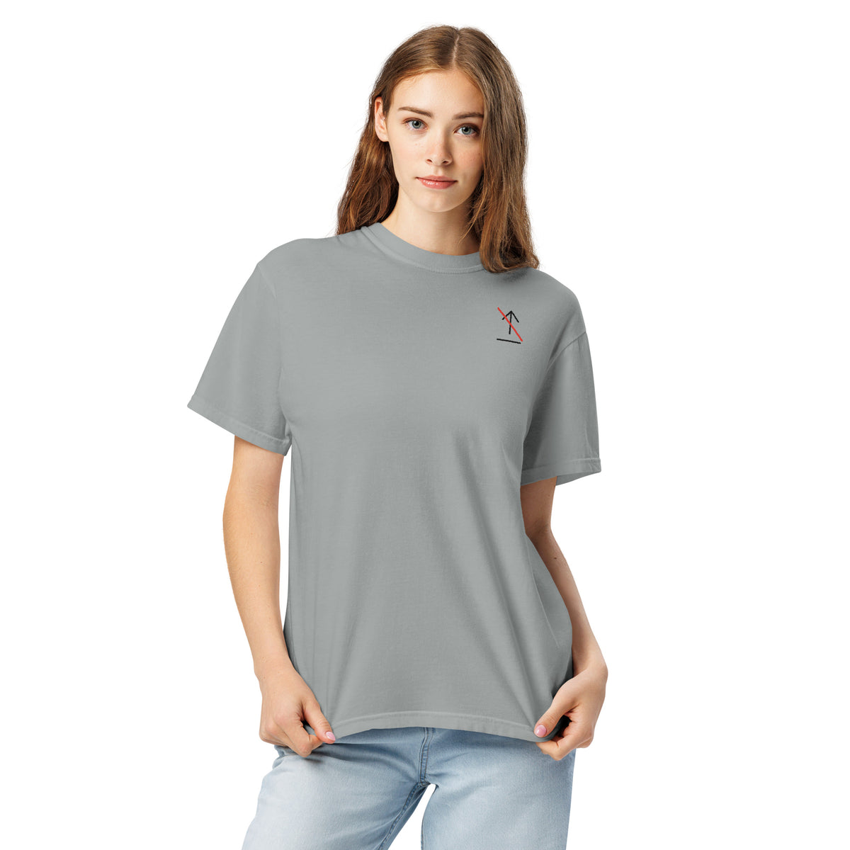 KUADRO 'Hoy no subo nada' tee in granite — model front alternate