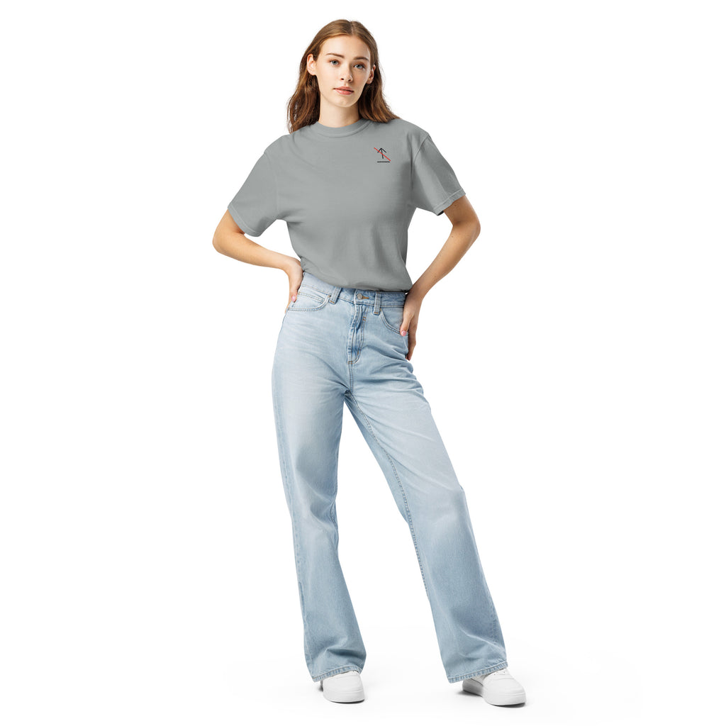 KUADRO 'Hoy no subo nada' classic heavyweight tee in granite — model front